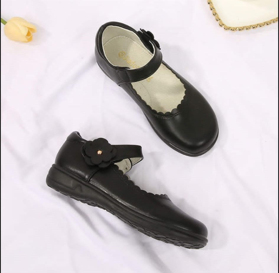 Girls black shoes