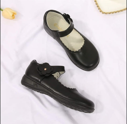 Girls black shoes