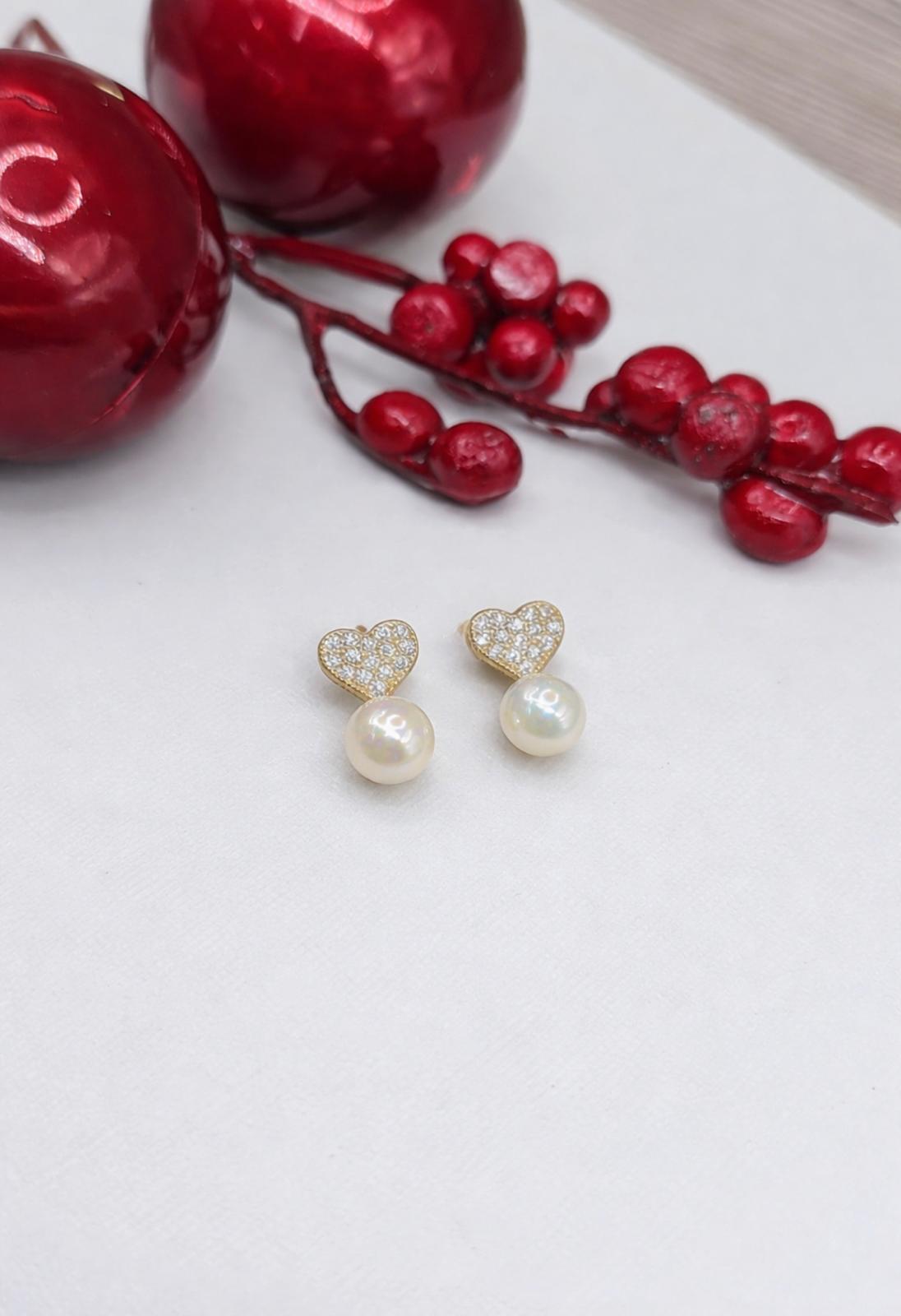 Elegant heart earrings with pearl and crystals