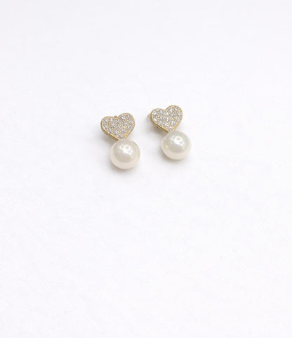Elegant heart earrings with pearl and crystals