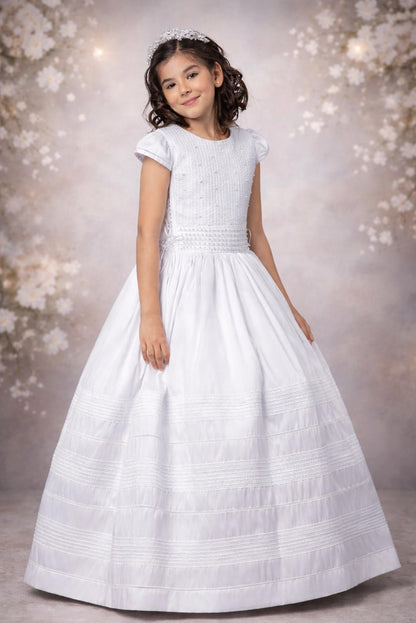 Elegant White Girls’ Formal Dress with Textured Bodice and Full Skirt
